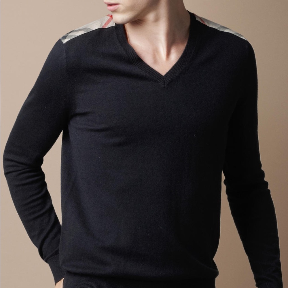 Burberry Shoulder Patch Black long sleeve- Large